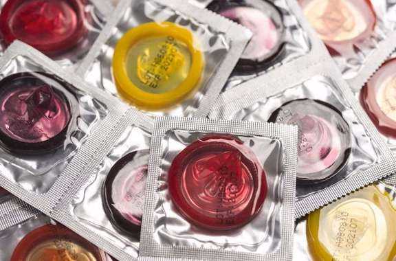 Préserver la santé des aînés : le rôle du CRT dans la promotion du préservatif